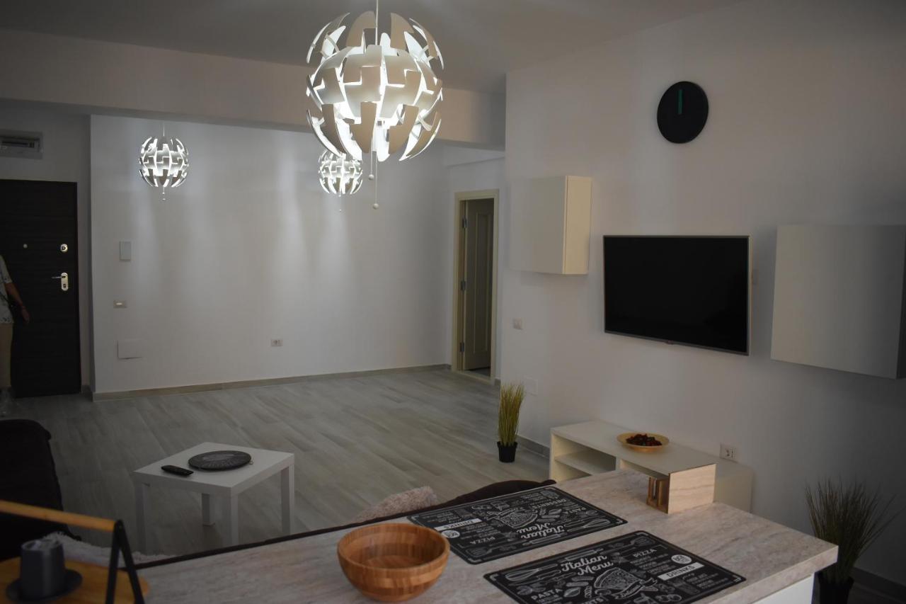 Apartment By The Lake With A View Mamaia Exterior foto