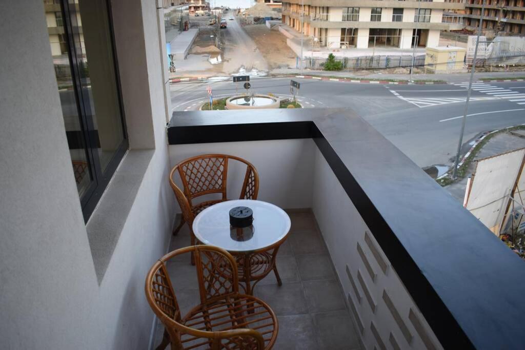 Apartment By The Lake With A View Mamaia Exterior foto