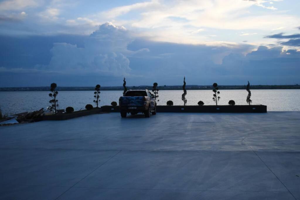 Apartment By The Lake With A View Mamaia Exterior foto